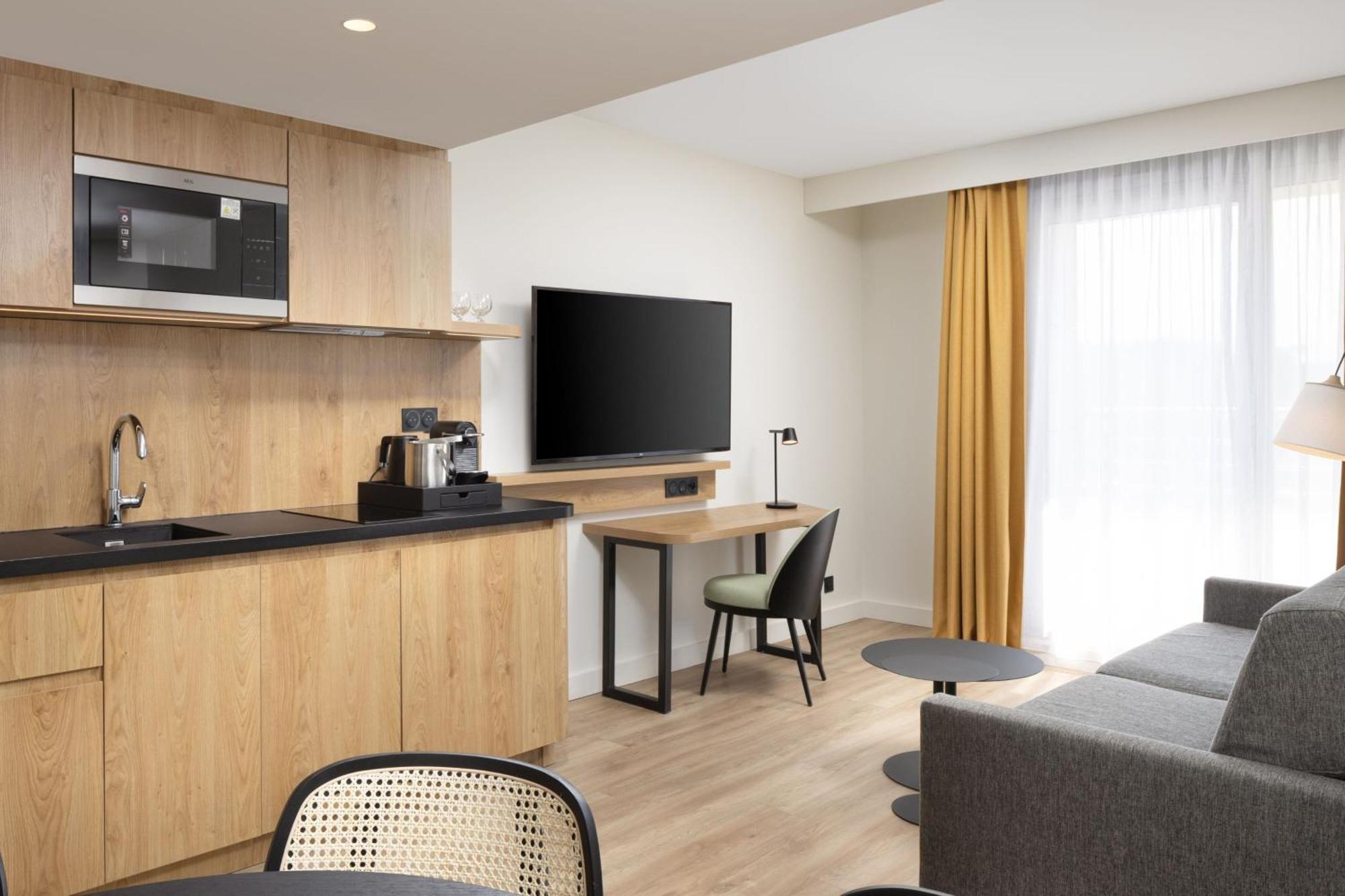 Residence Inn By Marriott Paris Didot Montparnasse Exterior foto