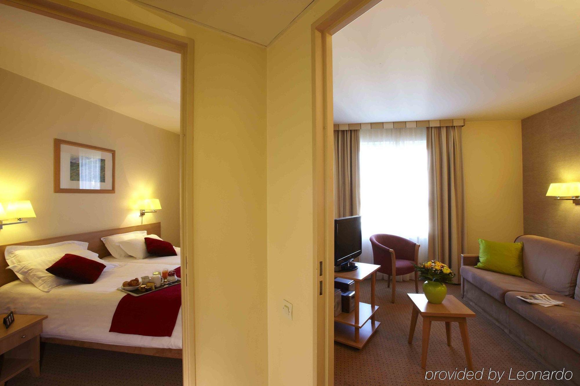 Residence Inn By Marriott Paris Didot Montparnasse Exterior foto
