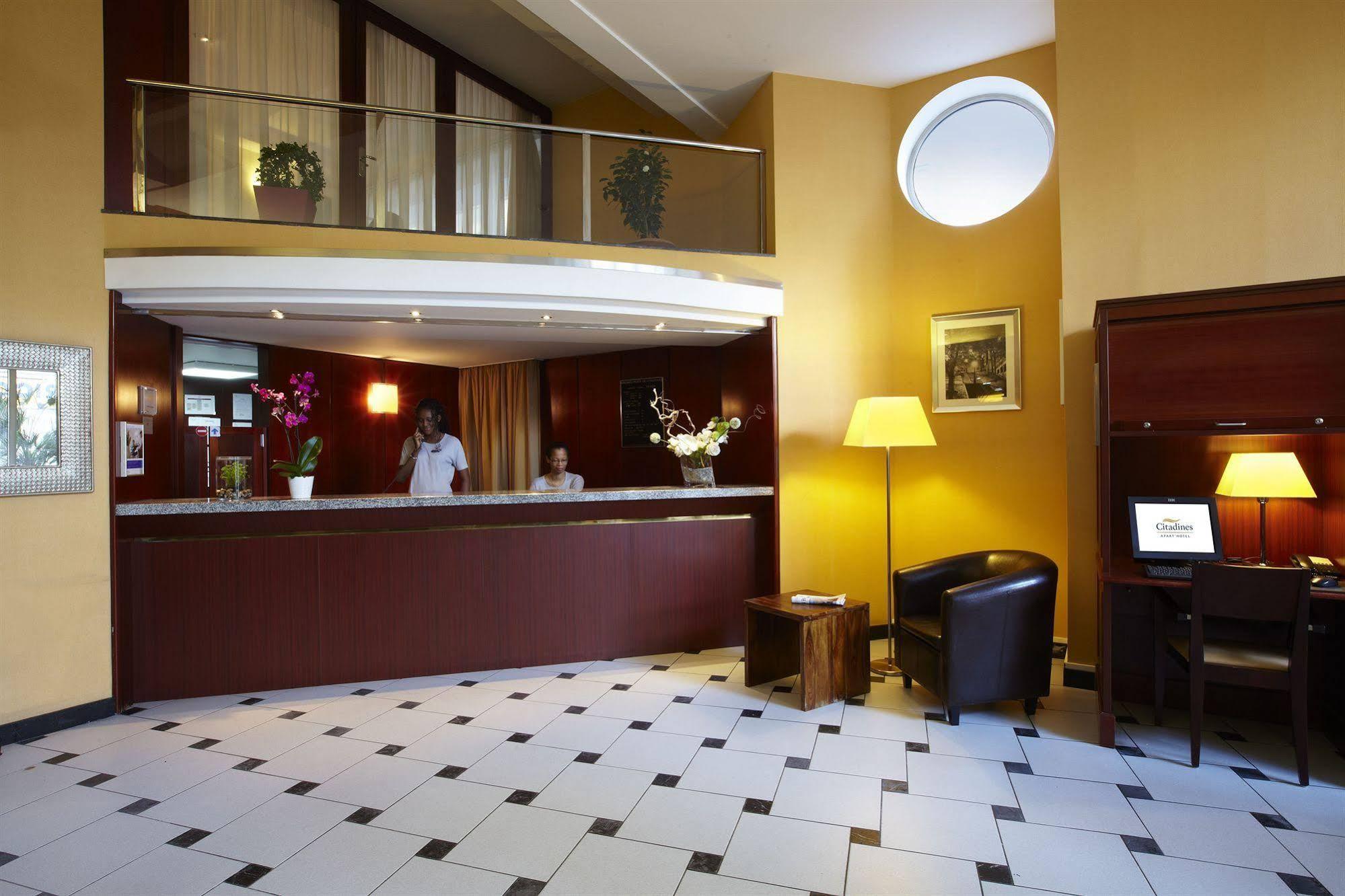 Residence Inn By Marriott Paris Didot Montparnasse Exterior foto